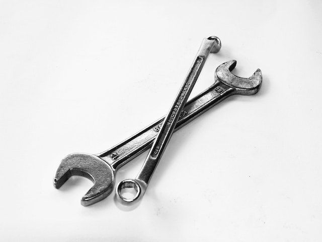 Quincaillerie articles de bricolage à remettre