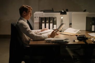 realiser une analyse d'entreprise ou due diligence lors d'un projet de rachater une entreprise un commerce ou un cabinet medical a remettre en Suisse