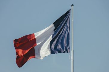 frontalier est-il possible de reprendre une entreprise ou un cabinet medical en suisse